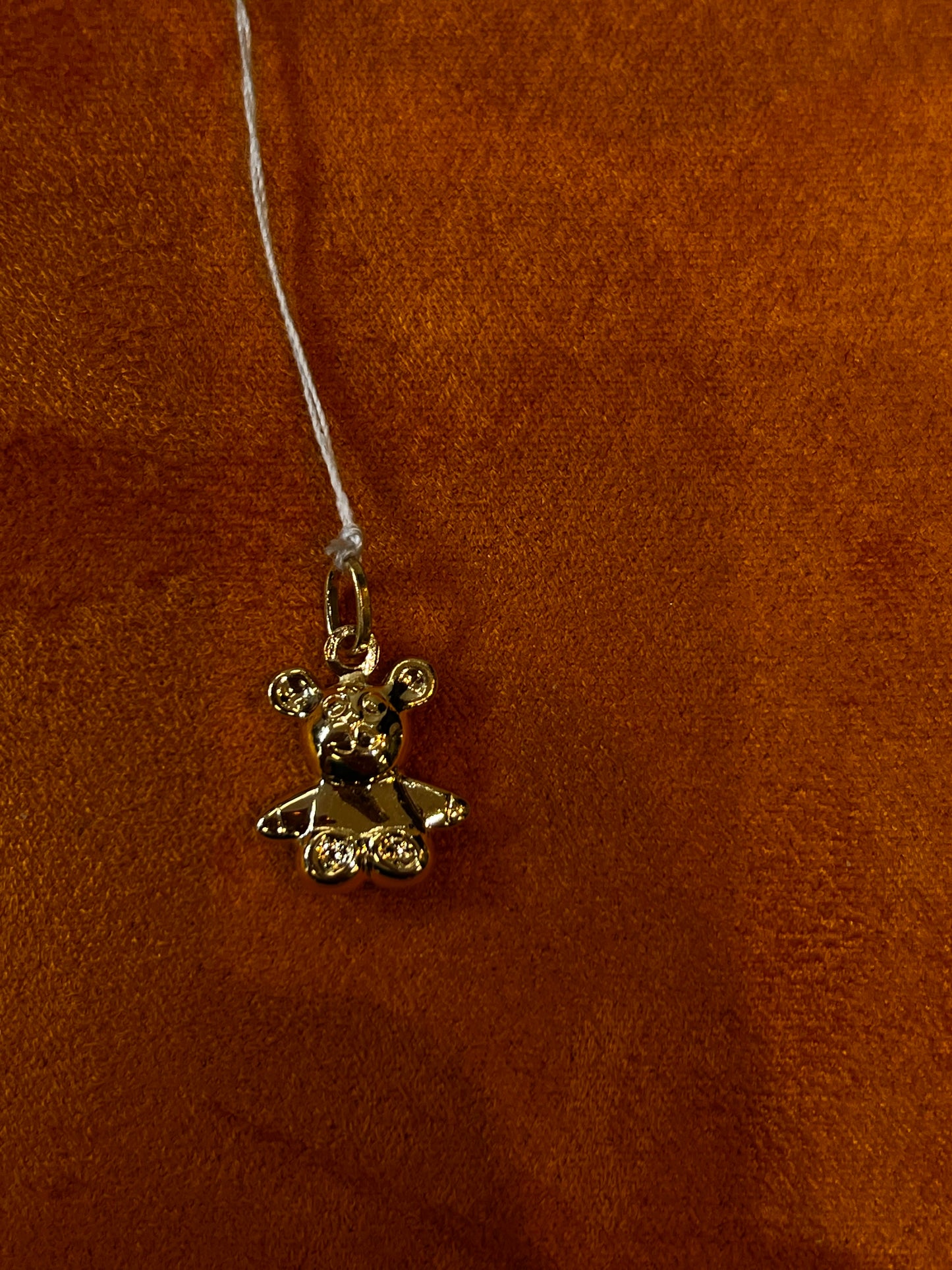 3.	“Mini Bear – Sweet Gold Charm”